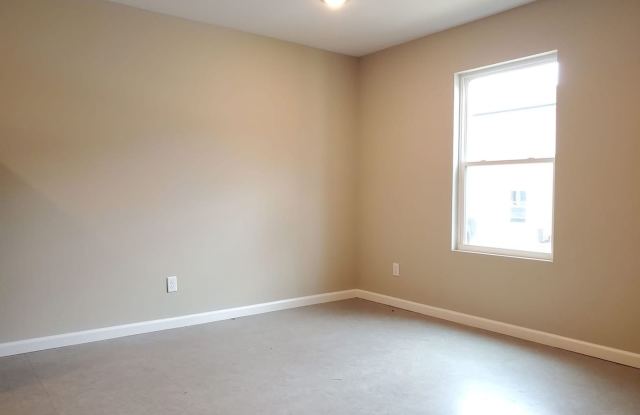 2 Bedroom 1.5 Bathroom Townhouse Gallery 3