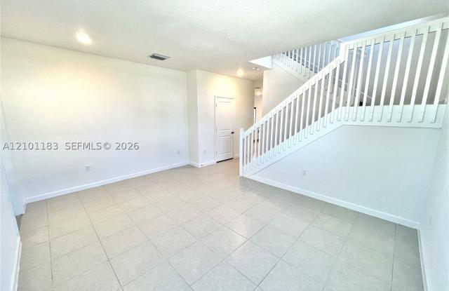 12903 SW 229th Ter Gallery 4