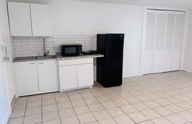8774 COUNTRY CREEK Boulevard Gallery 2