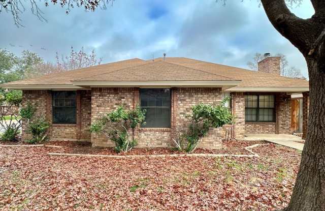NOW AVAILABLE | Spacious Home in the Southland Neighborhood! Gallery 4