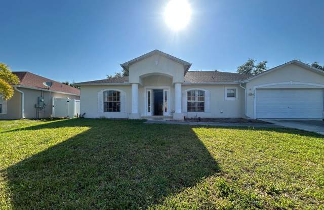 3/2 Single Family home all tile photos photos