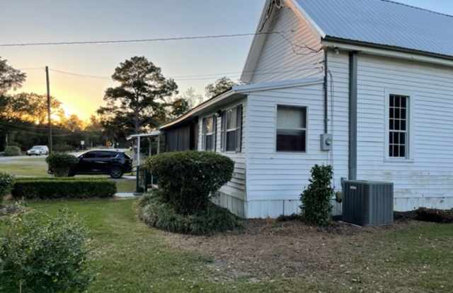 Lovely Home near Dothan and Marianna Gallery 4