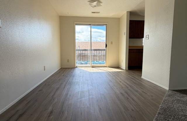 Newly remolded 3b/1b duplex Gallery 4