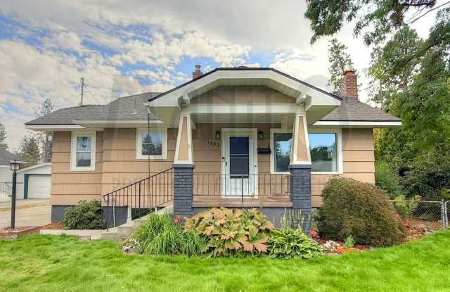 South Hill Charmer Gallery 1