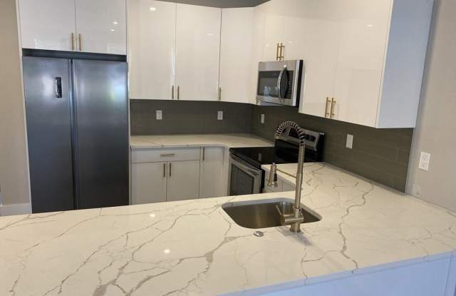 32 Norwood St unit: 7 photos photos