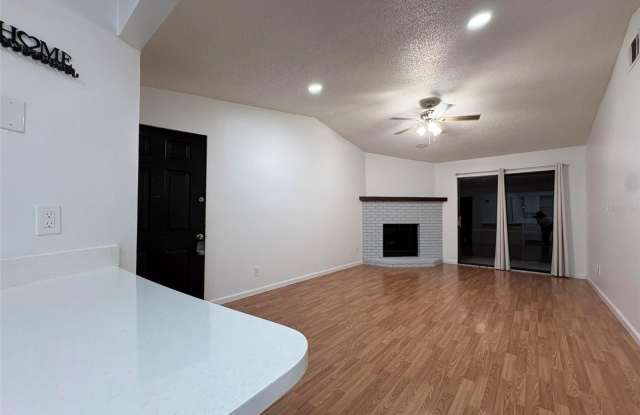 1724 FOXHALL Circle Gallery 2