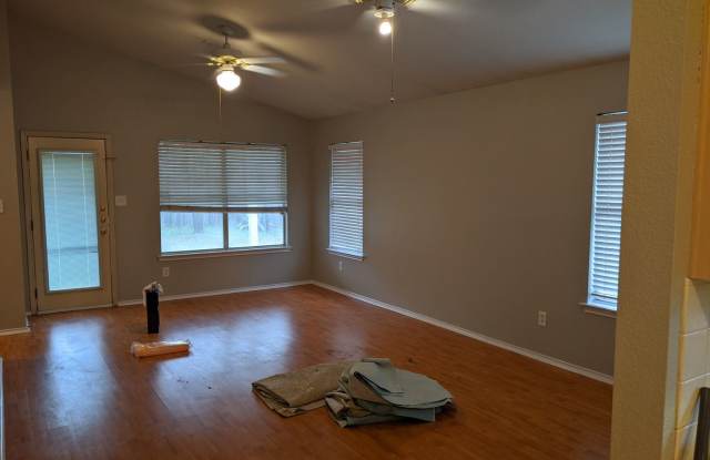 1610 Mentone Gallery 4