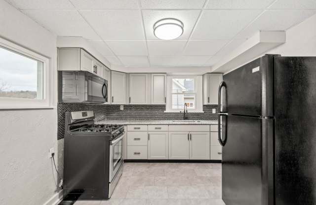Stunning 3 bedroom home in South Park available September 1! photos photos