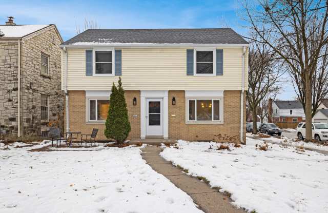 5873 N Santa Monica Blvd photos photos