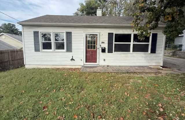 3-Bed 1 Bath Home with a 1-Car Detached Garage and a Fenced Backyard Gallery 1