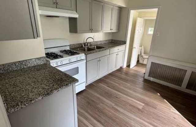 528 E MULBERRY Street photos photos