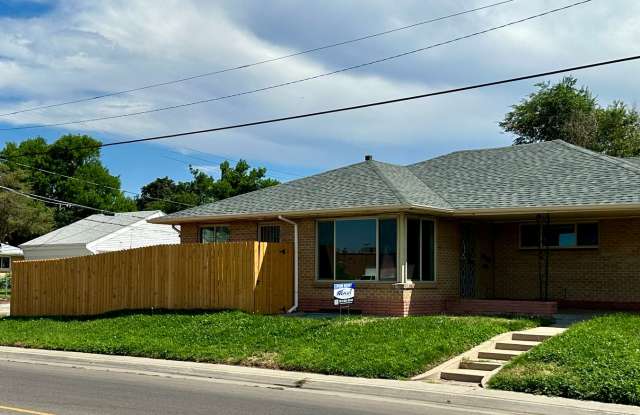 Stylish and Comfortable 4 Bed, 2 Bath Half Duplex with Potential for a 5th Bedroom - 3692 Hudson Street, Denver, CO 80207