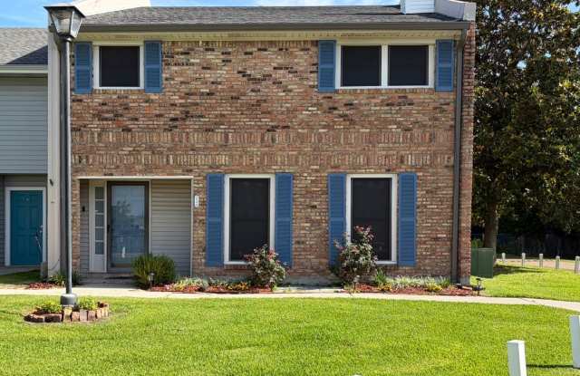 Spacious 3 Bedroom Townhome Available Now photos photos