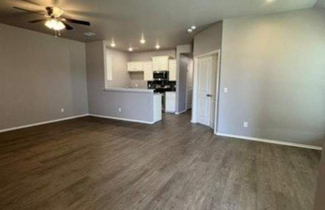 900 Coles Creek Gallery 2