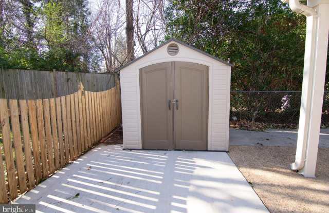 6923 POPPY DRIVE Gallery 4