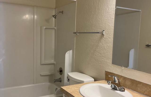 1 Bed • 1 Bath Upstairs Unit Gallery 3