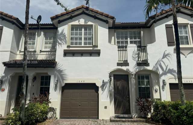 1048 NE 30th Ave photos photos