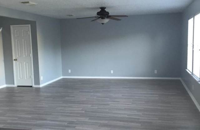 10227 Tiger Bay Gallery 4