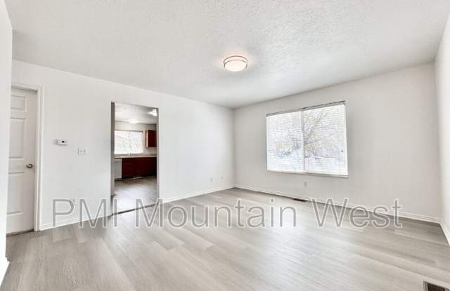 49 S 200 W C1 photos photos