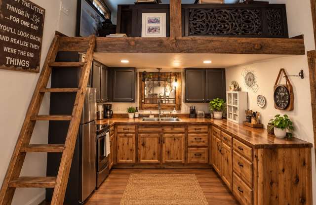 Lovely 1 Bedroom Kamiah Cabin with Breathtaking Views Gallery 3