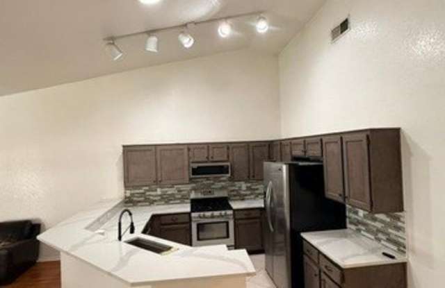 875 Serpentina Ave. Gallery 2