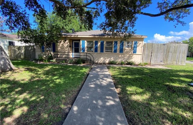 333 Foster Dr - 333 Foster Dr, Corpus Christi, TX 78404