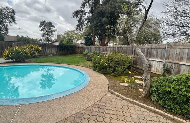 Honey-Stop The Car! This house has it all! 3/2 with Pool!!!  Please read entire ad for viewings! Gallery 1