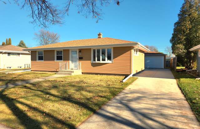 3219 S 10th St - 3219 South 10th Street, Sheboygan, WI 53081
