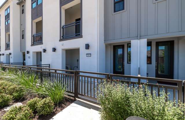 19641 Juniper Loop Gallery 1
