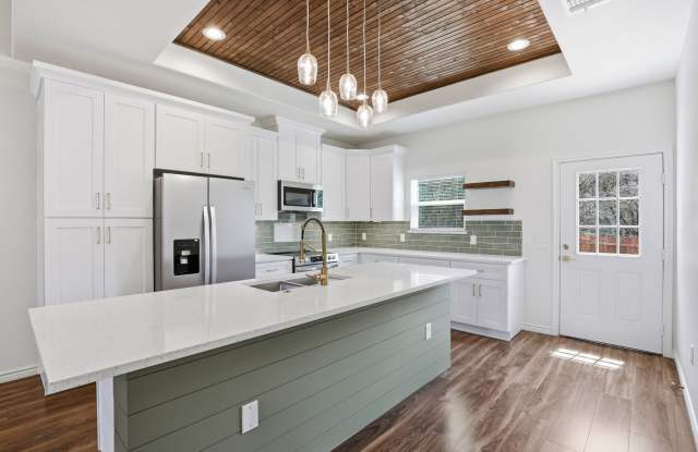 Gorgeous in Granbury! Gallery 4