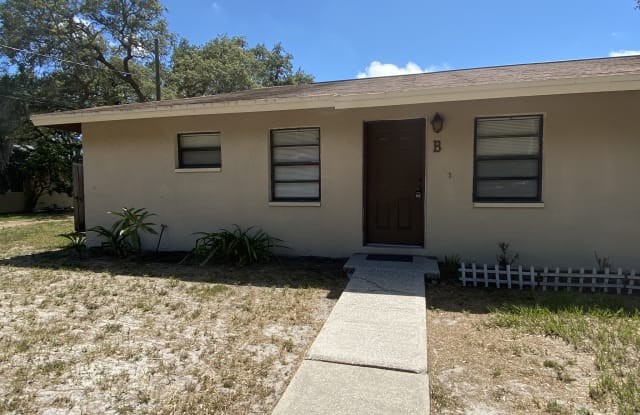 301 Woodrow Ave Apt B - 301 Woodrow Ave, Largo, FL 33770