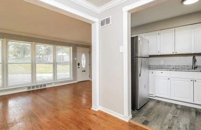 3406 Whitcomb Avenue - 3406 Whitcomb Avenue, South Bend, IN 46614