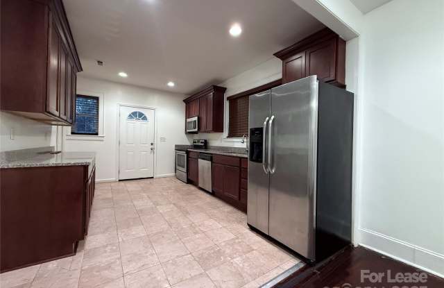 424 Woodvale Place photos photos