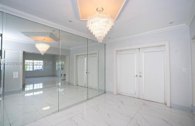 16990 NE 5th Ct Gallery 4