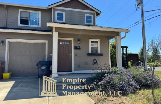 618 Pine Court photos photos