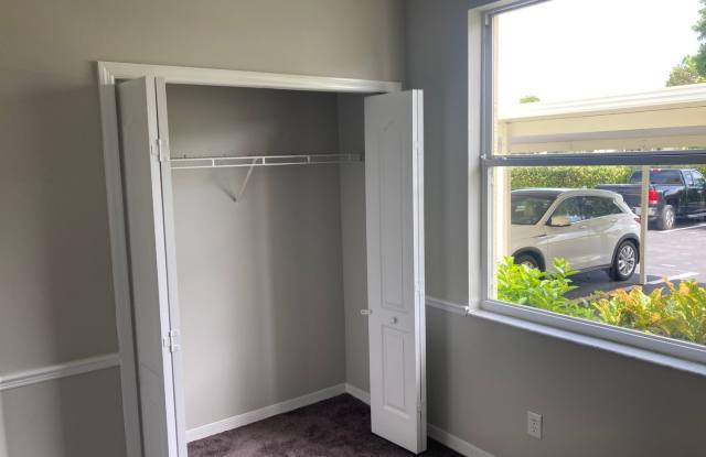 Spacious 3 Bedroom Condo - Unfurnished- Available December 1-2026- Close to Marco Island ! Gallery 3
