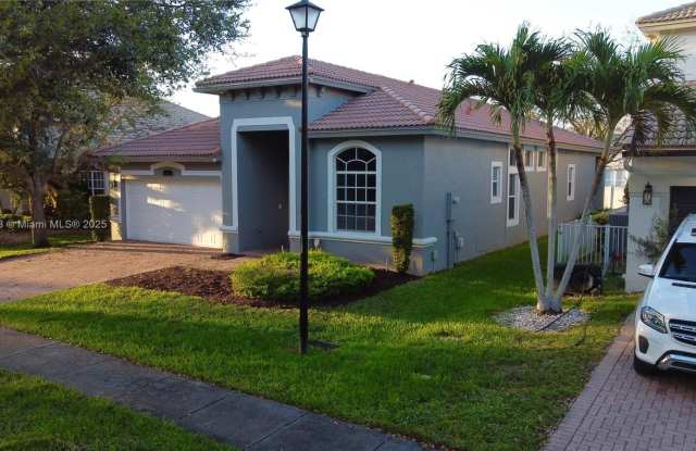 14911 SW 52nd St - 14911 Southwest 52nd Street, Miramar, FL 33027