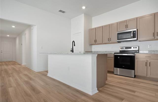 9224 WESTSIDE HILLS Drive Gallery 3