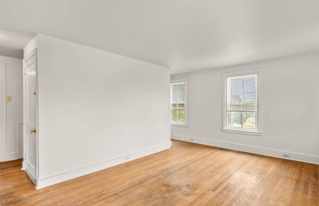 2635 W CHESTER Pike Gallery 2
