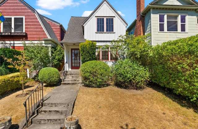 Cute North Tacoma Home - Stadium District 2 Bed 1 Bath w/ Basement photos photos