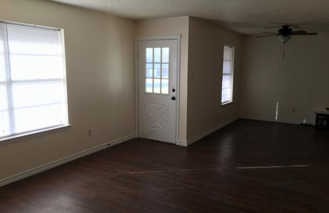 3215 Ellen Dr photos photos