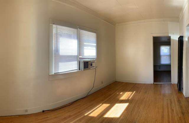 916 Axtell Apt C Gallery 2