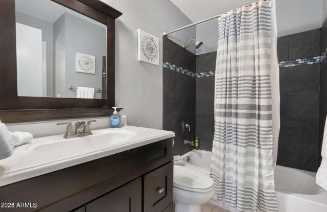 6921 E OSBORN Road unit: D photos photos