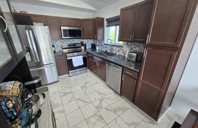 4241 Lakeridge Circle Gallery 2