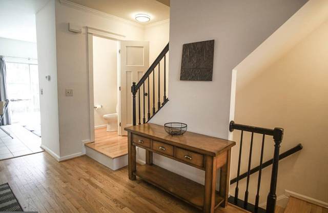 1505 N COLONIAL TERRACE Gallery 3