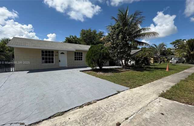 2740 NW 9th St photos photos