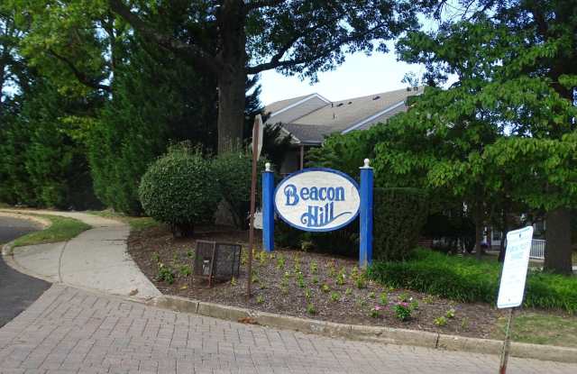 1404 BEACON HILL Drive Gallery 1