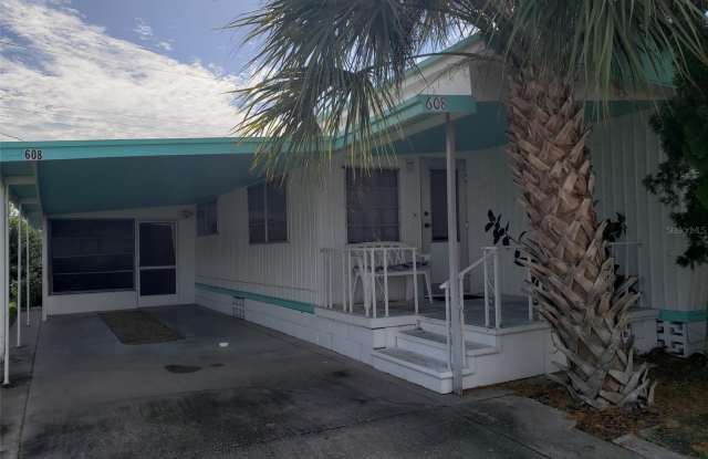 608 51ST Avenue W Gallery 2