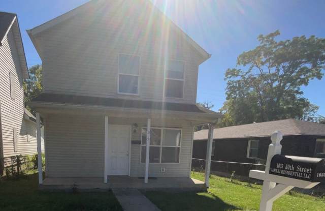 3 bedroom 1.5 bathroom Single Home Gallery 1