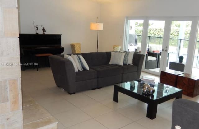 12741 SW 72nd Ave - 12741 SW 72nd Ave, Pinecrest, FL 33156